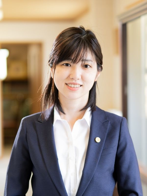 弁護士 佐藤絢